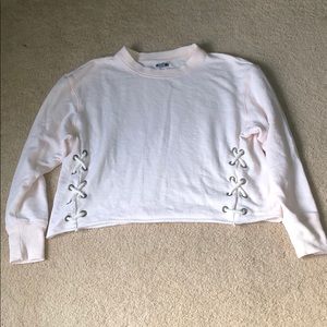 Adorable crop sweatshirt with tie detail pale pink